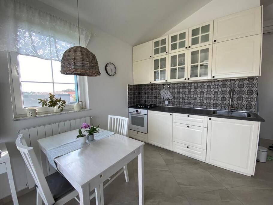 Apartment Laurus Premantura Bagian luar foto
